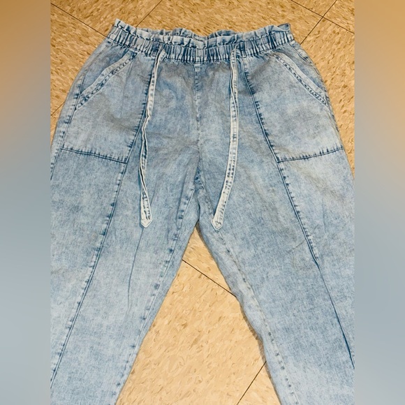 aerie DreamSoft High Rise Denim Joggers with Paperbag Waist in Vintage Blue L - Picture 3 of 13